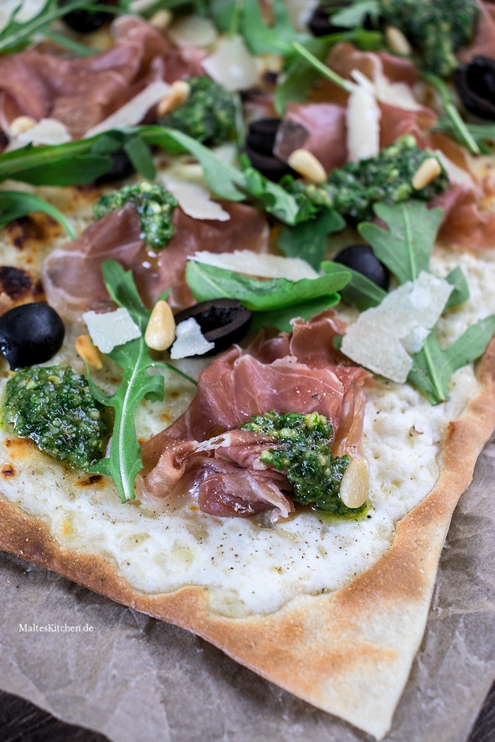 Knuspriger Flammkuchen