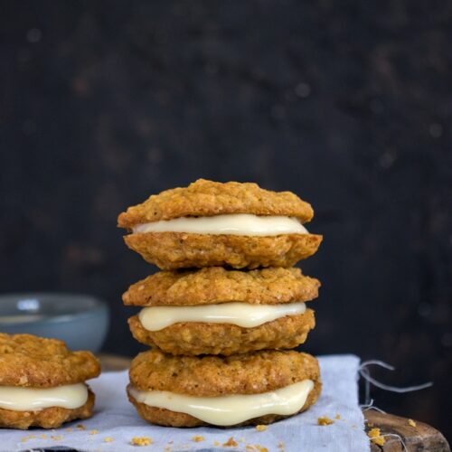 Leckere Haferflocken-Möhren-Cookies mit Eierlikör-Creme