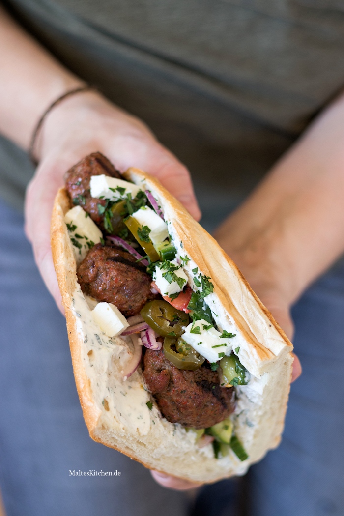 Köfte Ekmek vom Grill