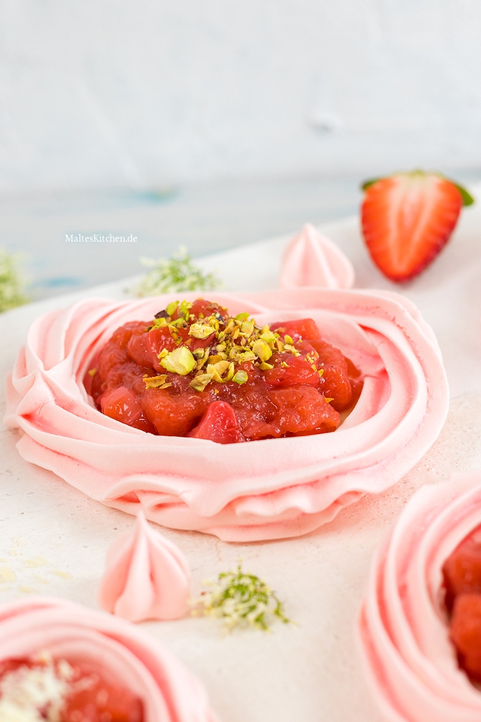 Baisers mit Erdbeeren