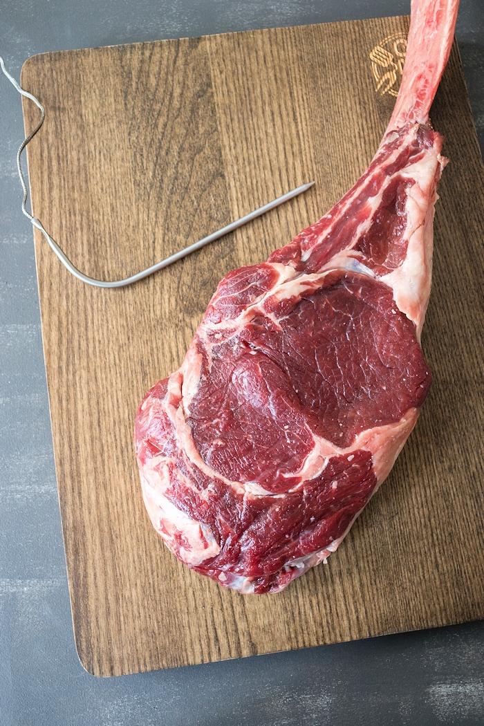 1,8 kg Tomahawk Steak von Château Boeuf