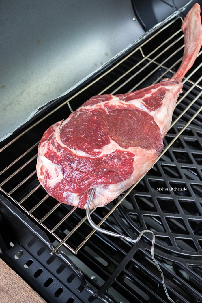 Tomahawk Steak auf dem Grill