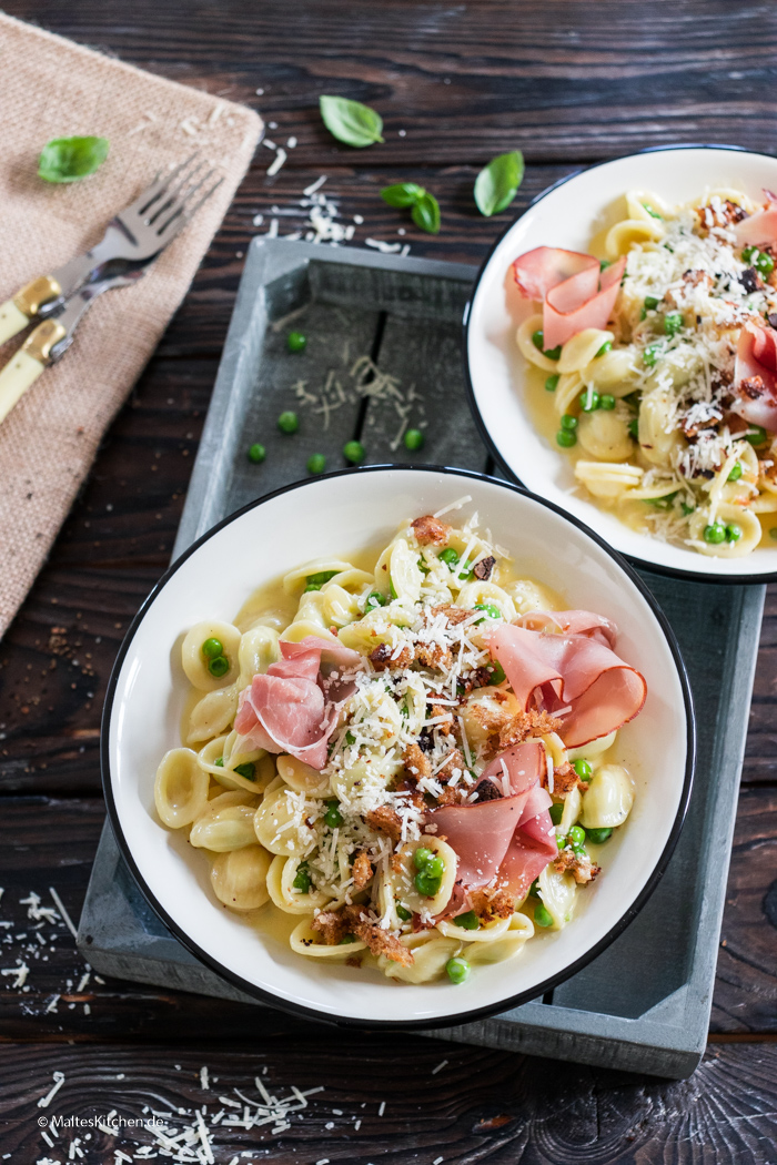 Carbonara mit Schinken und Erbsen