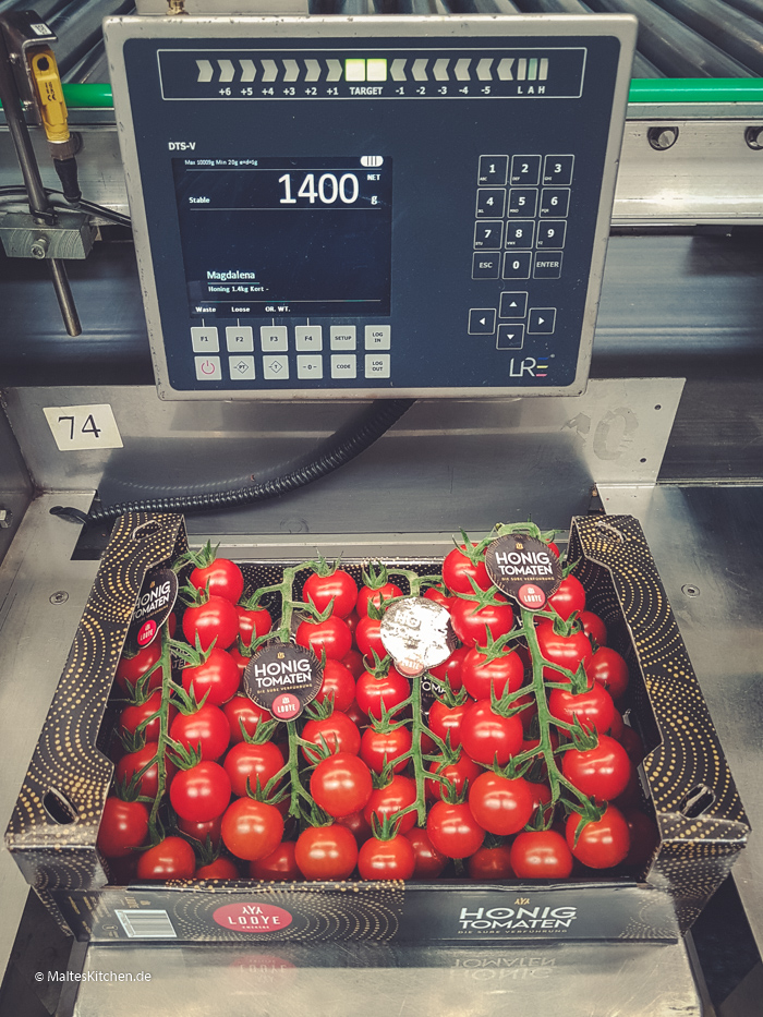 Honigtomaten auf der Waage