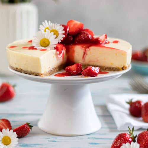 Rezept für einen Frischkäse Kuchen mit Erdbeeren