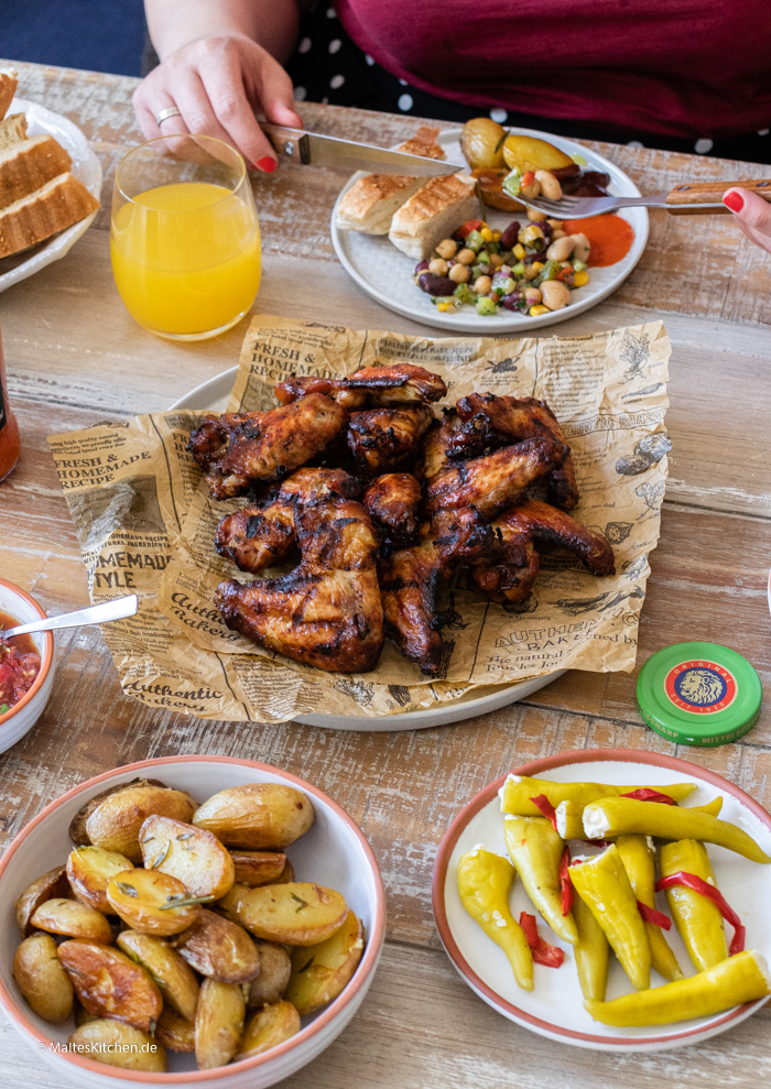 Grillen mit leckeren Saucen und tollem Essen