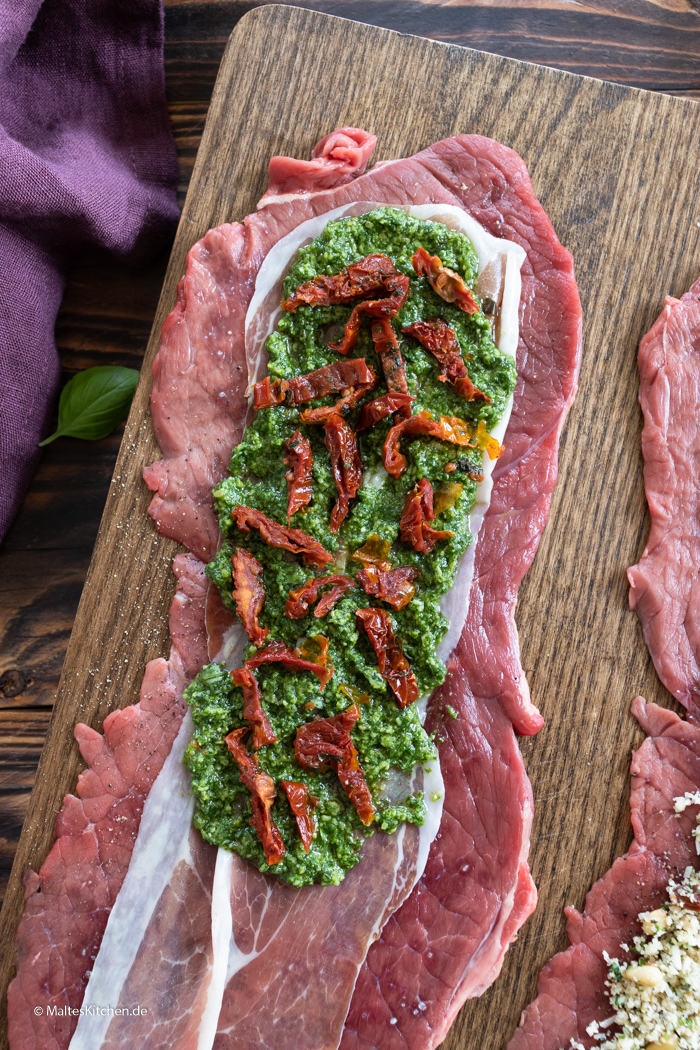 Rinderroulade gefüllt mit Basilikumpesti,Parmesan und getrockneten Tomaten