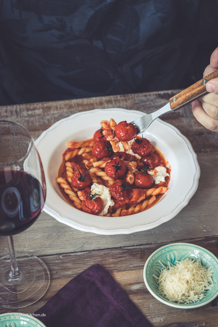 Tomatensauce mit dem Ziegenfrischkäse von Snøfrisk