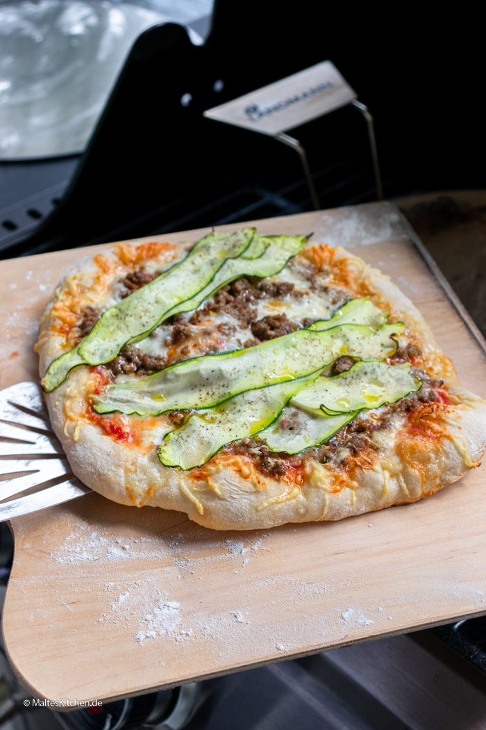Pizza vom Pizzastein