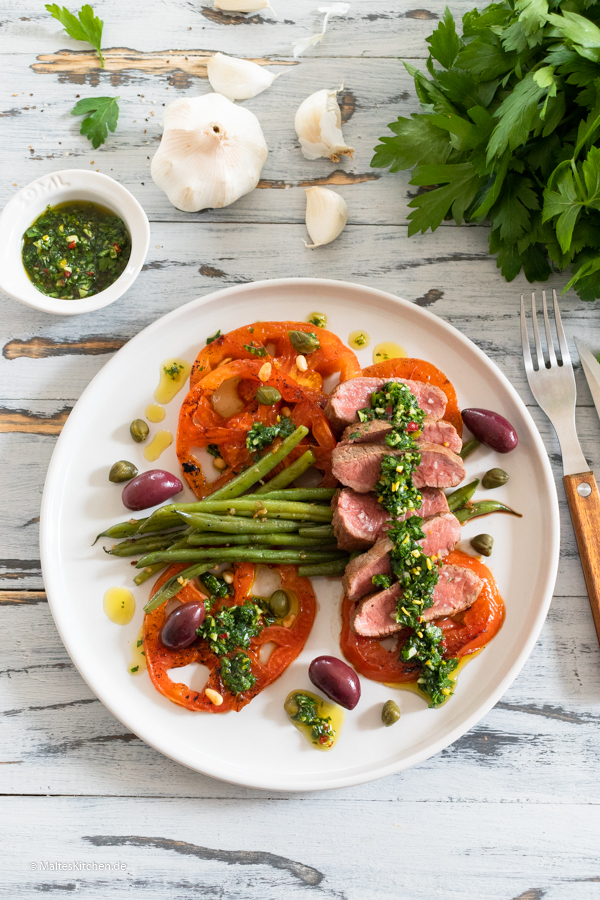 Lammrücken mit gebratenen Ochsenherztomaten und grünen Bohnen
