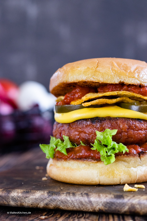 Saftiger Wonder Burger mit Tomaten-Paprika-Salsa