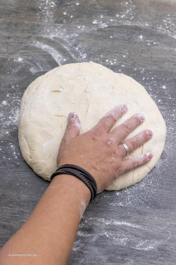 Der Pizzateig verdoppelt sein Volumen