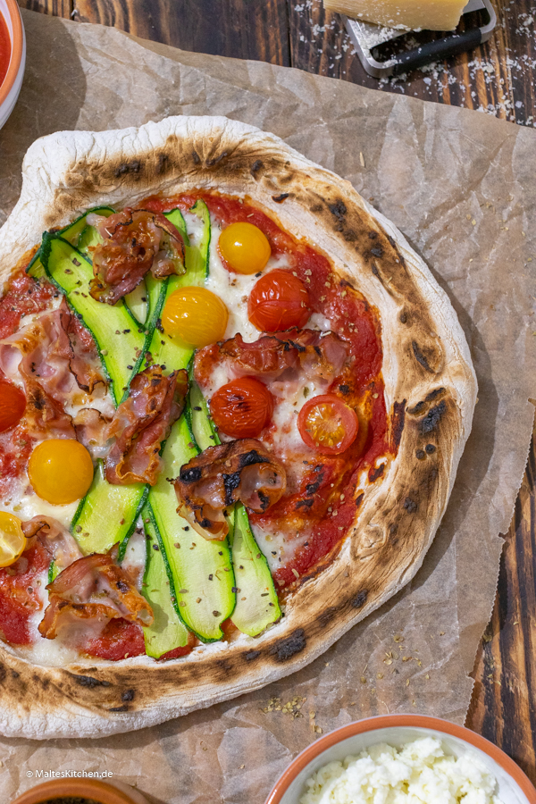 Pizza Neapolitana hausgemacht