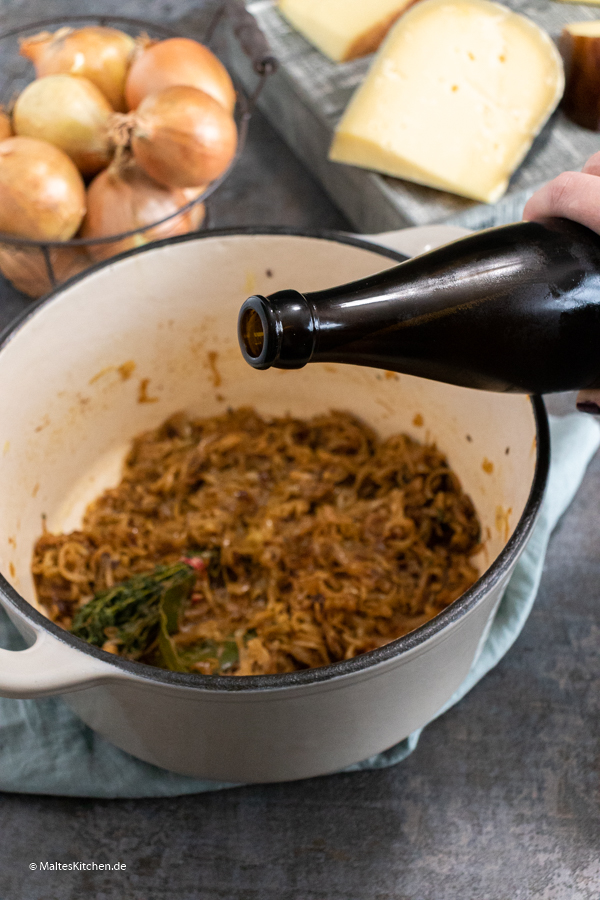 Bier für die Zwiebelsuppe