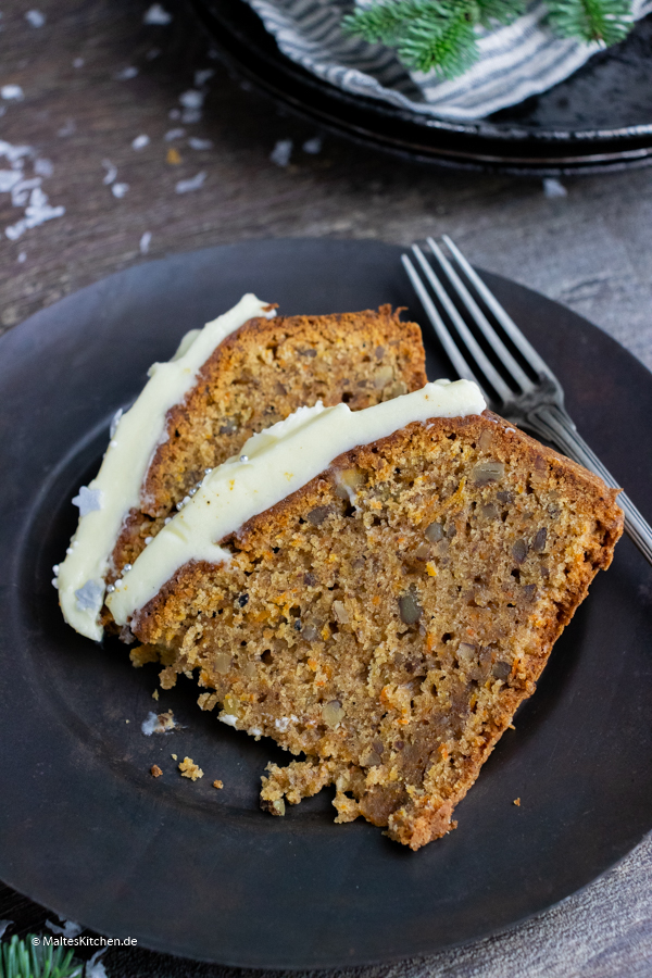Leckerer Möhrenkuchen mit Frosting
