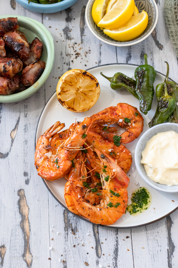 Leckere Gambas vom Grill mit Aioli