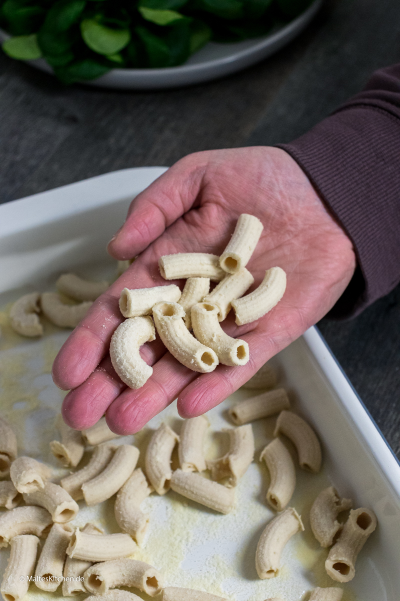 Die fertig gepressten Rigatoni