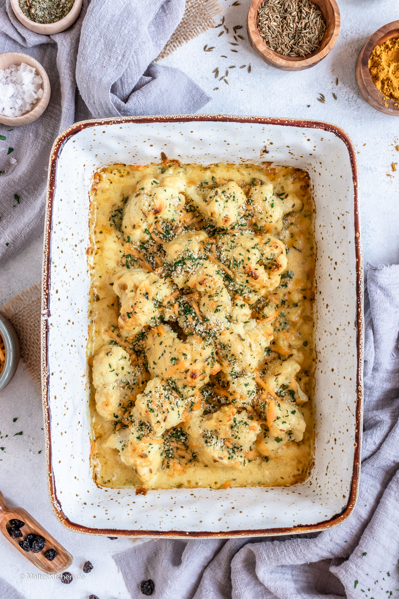 Leckerer Blumenkohl in Käse-Sahne-Sauce