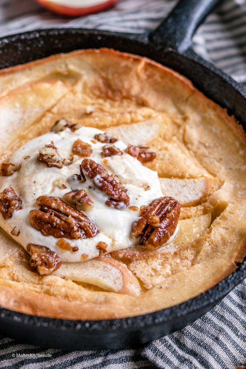 Dutch Baby mit Pecannüssen