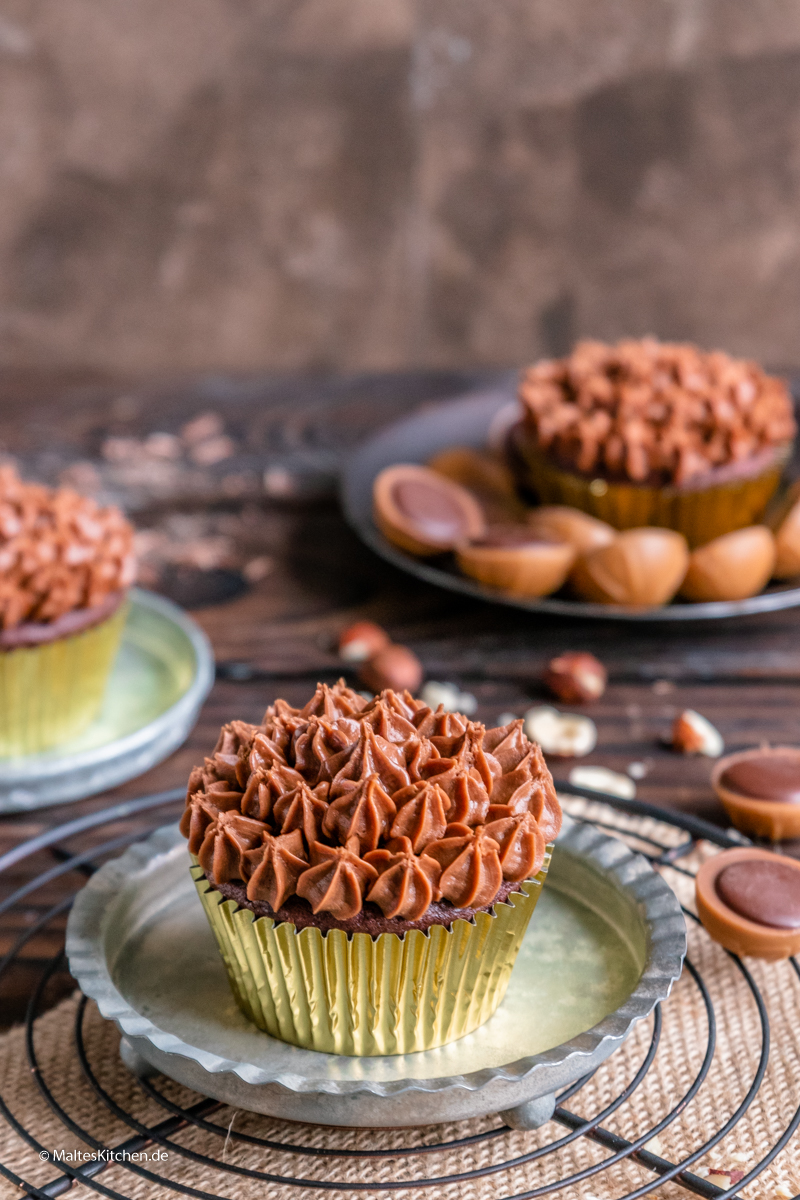Leckere Muffins mit Schokolade und Toffifee
