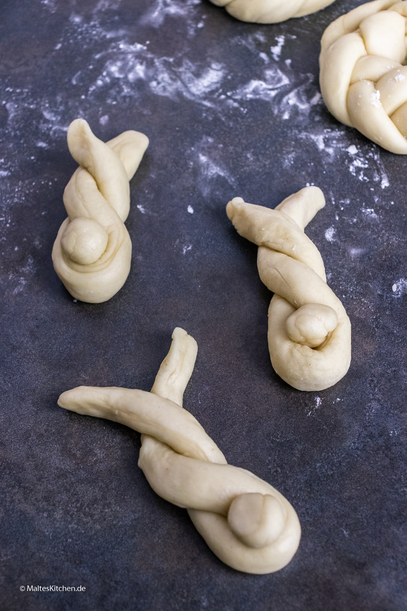 Osterhasen aus Hefeteig flechten