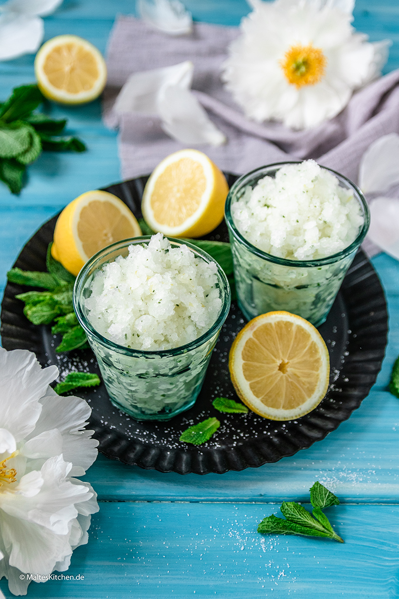 Erfrischende Granita mit Zitrone