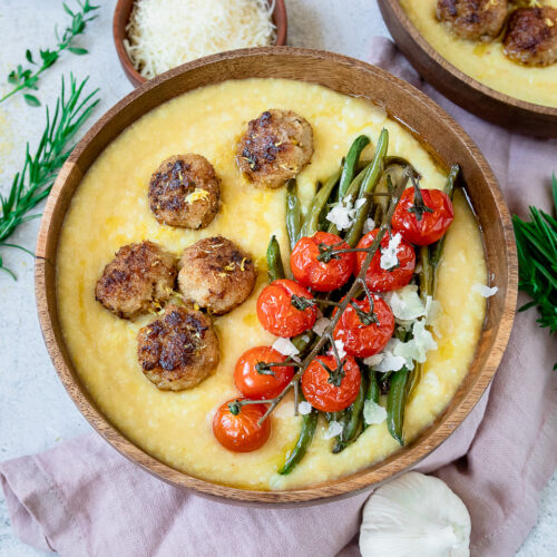Rezept feine Kalbsfrikadellen mi Polenta und Bohnen-Tomaten-Gemüse
