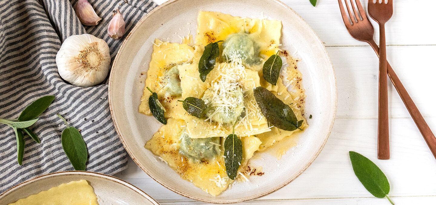 Rezept für selbstgemacte Ravioli mit Kartoffel-Spinat-Füllung
