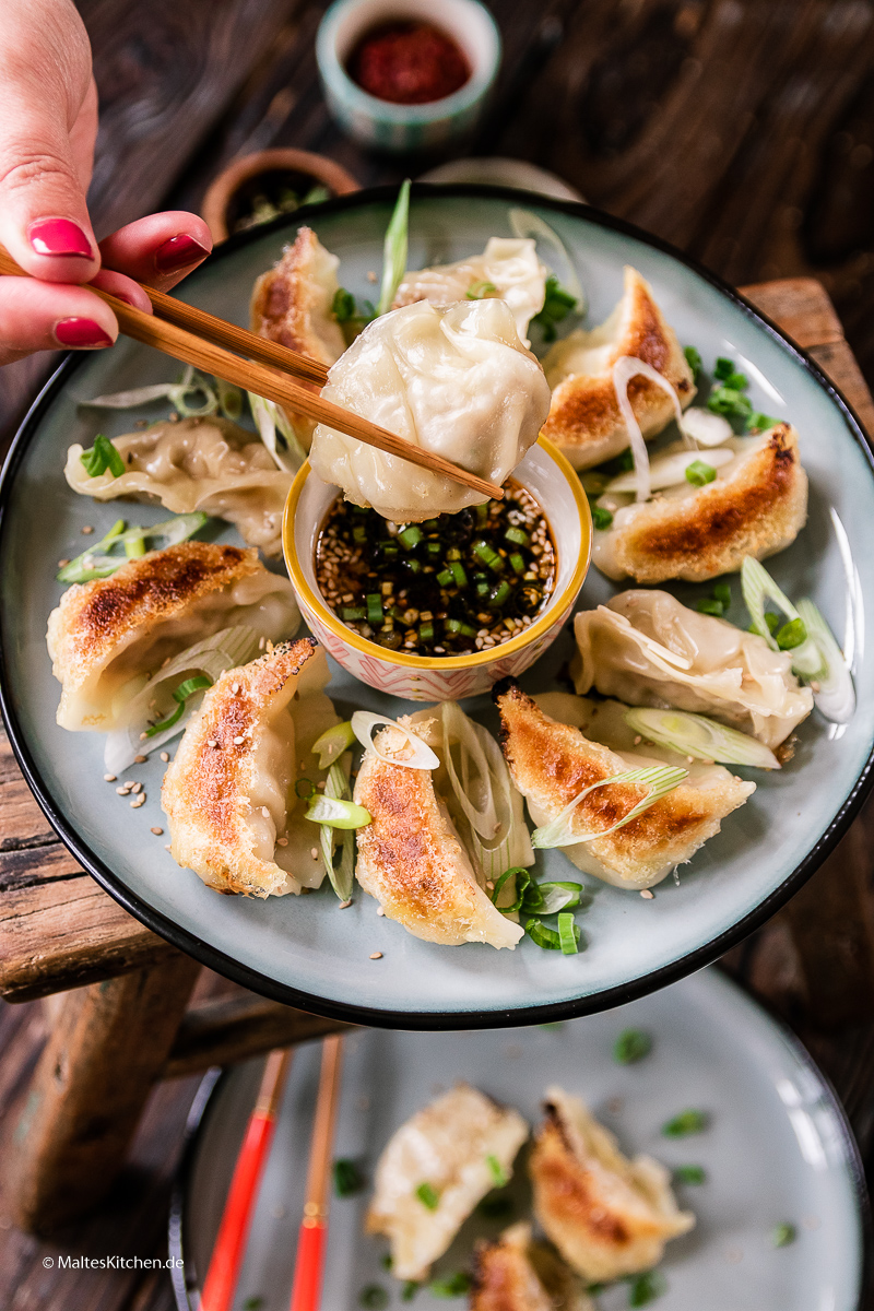Gyoza in Sojasaucen-Dip.