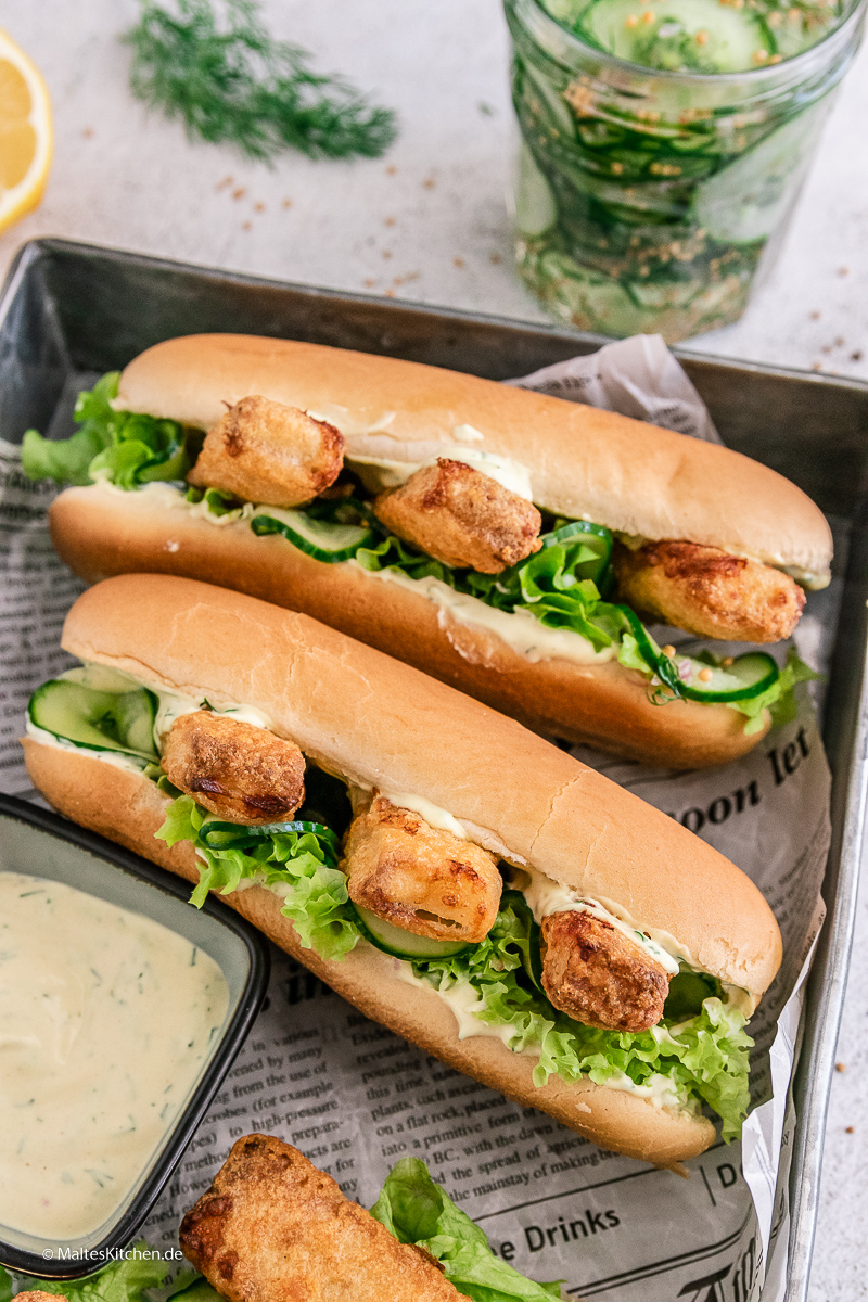 Knusprig leckeres Fischstäbchen Hot Dog.