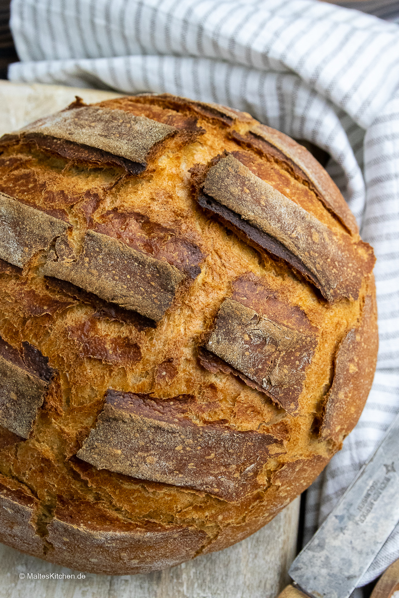 Selbstgebackenes Krustenbrot - Joghurtkruste.