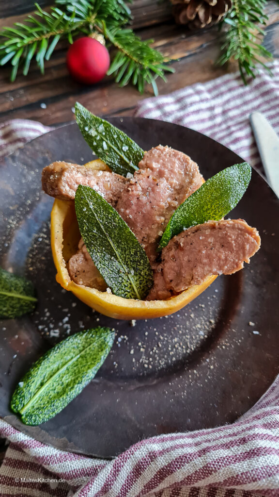 Bratapfel mit Kalbsleber und Salbei.