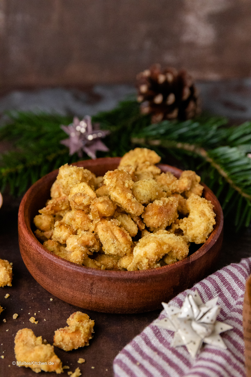 Gebrannte Curry Cashews Nüsse.