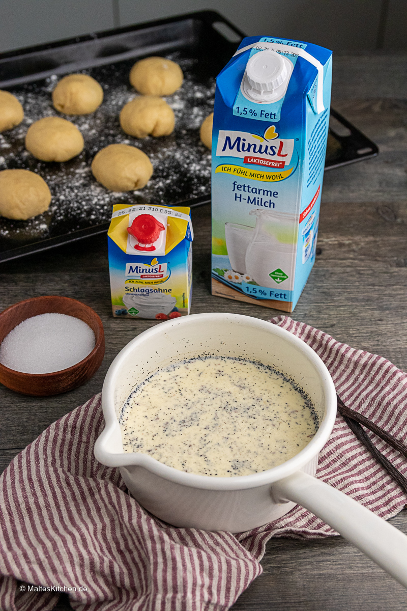 Vanillesauce mit MinusL Milch und Sahne.