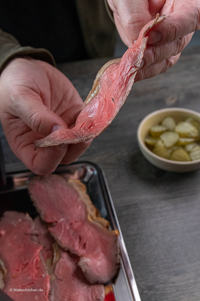 Roastbeef hauchdünn aufschneiden mit der Feinschneider SKS700 von GRAEF.