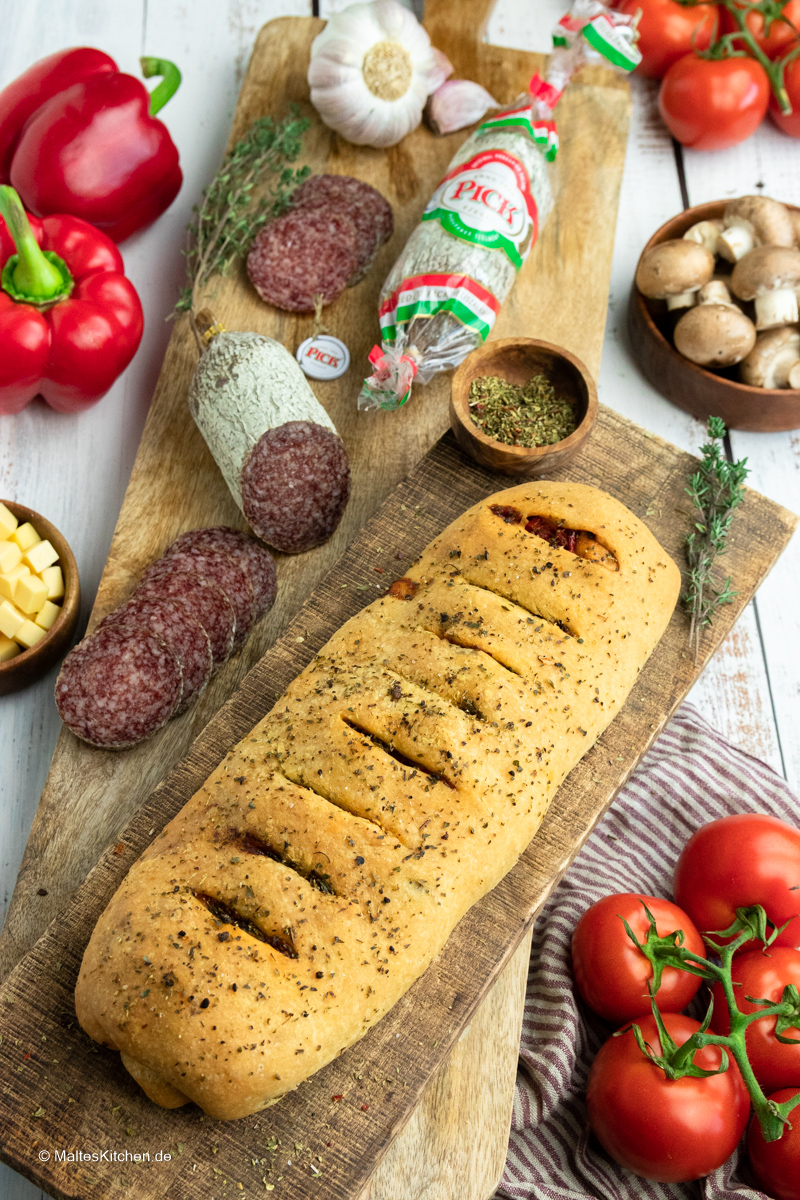 Knuspriger Stromboli mit leckerer PICK Salami.
