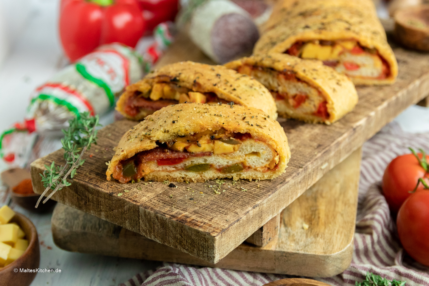 Rezept Stromboli mit PICK Salami, Paprika-Tomaten-Sauce und Käse