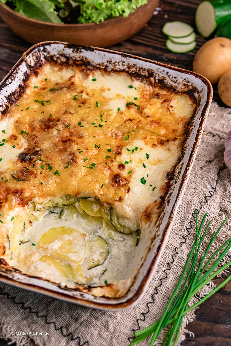 Lecker und einfach zu kochen. Der Kartoffel-Zucchini-Auflauf.