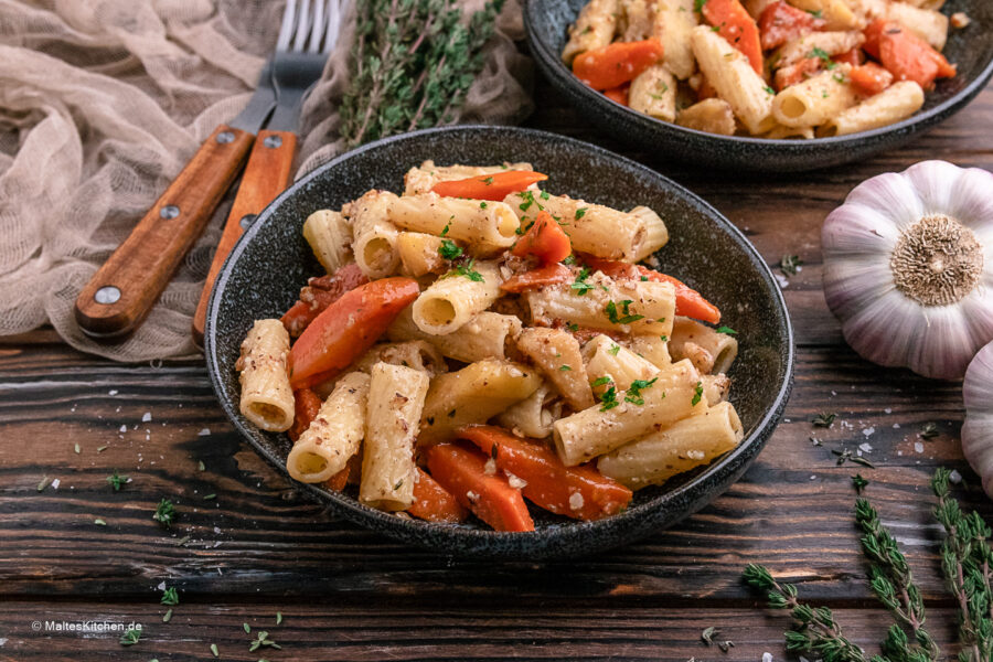 Rezept herbstliche Pasta mit Pfannengemüse und Walnusspesto