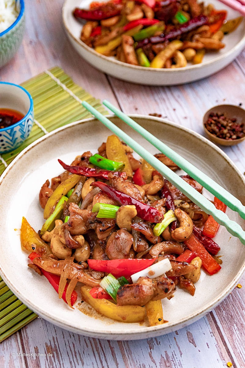Hähnchen nach Szechuan Art - saftig, pikant und lecker.