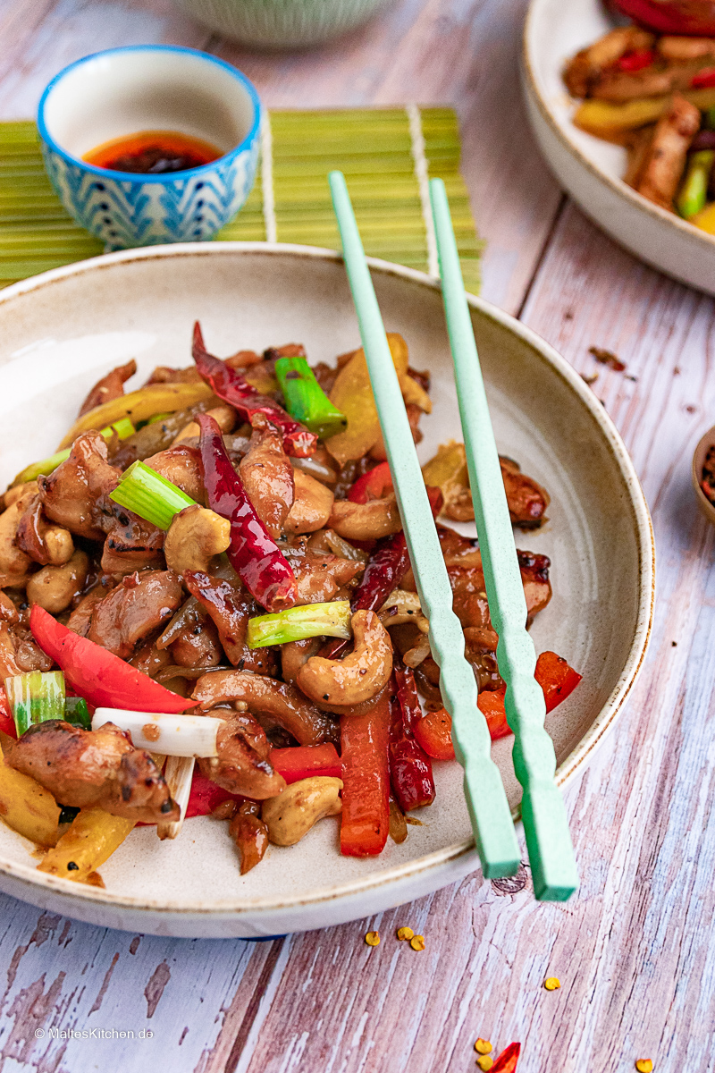 Szechuan Hähnchen aus dem Wok.