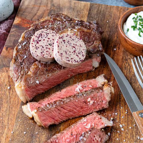 Rezept Entrecote mit Rotwein-Schalotten-Butter und Knoblauch-Chilli-Kartoffeln