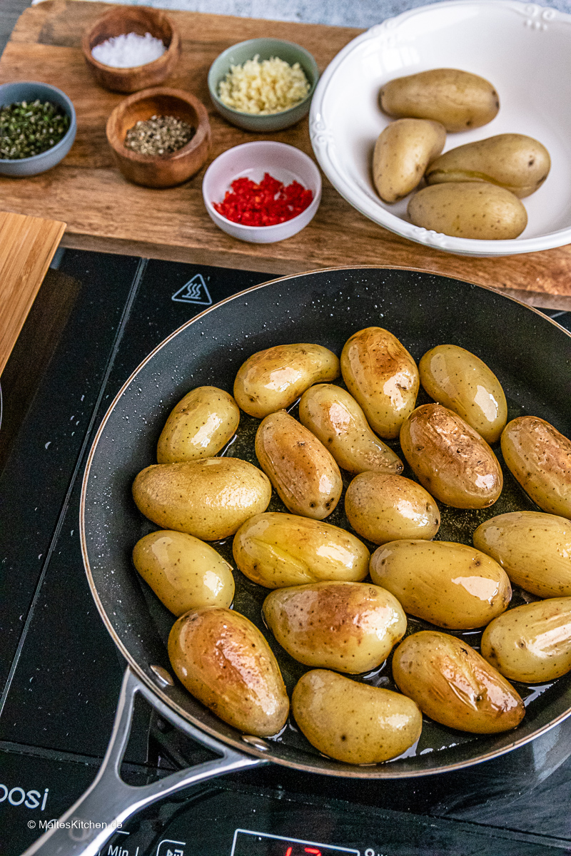 Kartoffeln aus der Pfanne.
