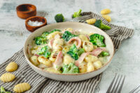 Rezept Gnocchi mit Bokolli und Schinken in Käsesauce