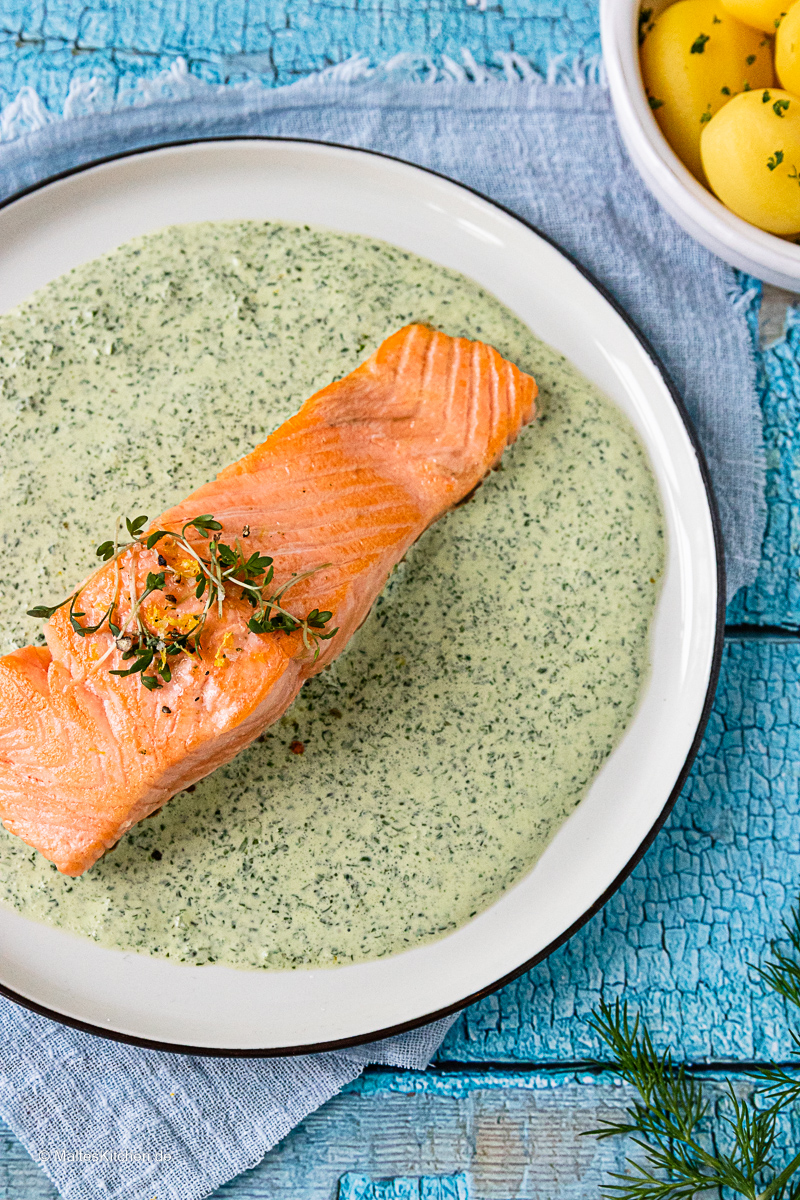 Saftiger Lachs auf Frankfurter grüner Sauce.