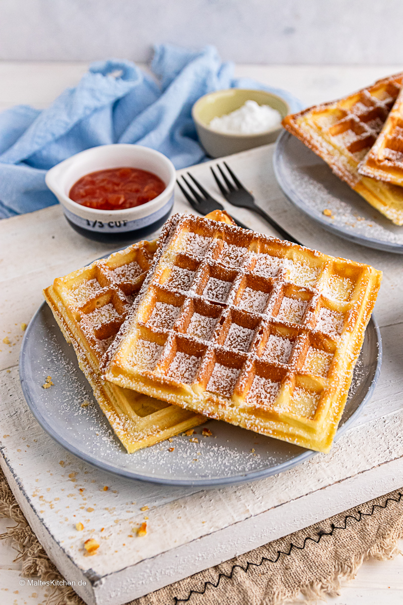 Waffelteig Grundrezept für knusprige belgische Waffeln.