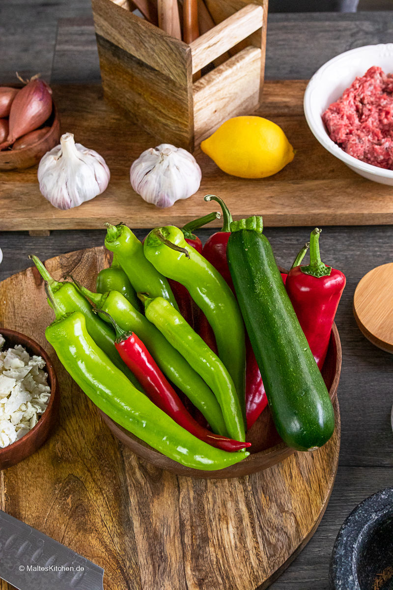 Paprika, Spitzpaprika und Zucchini für meine Hackfleischpfanne.
