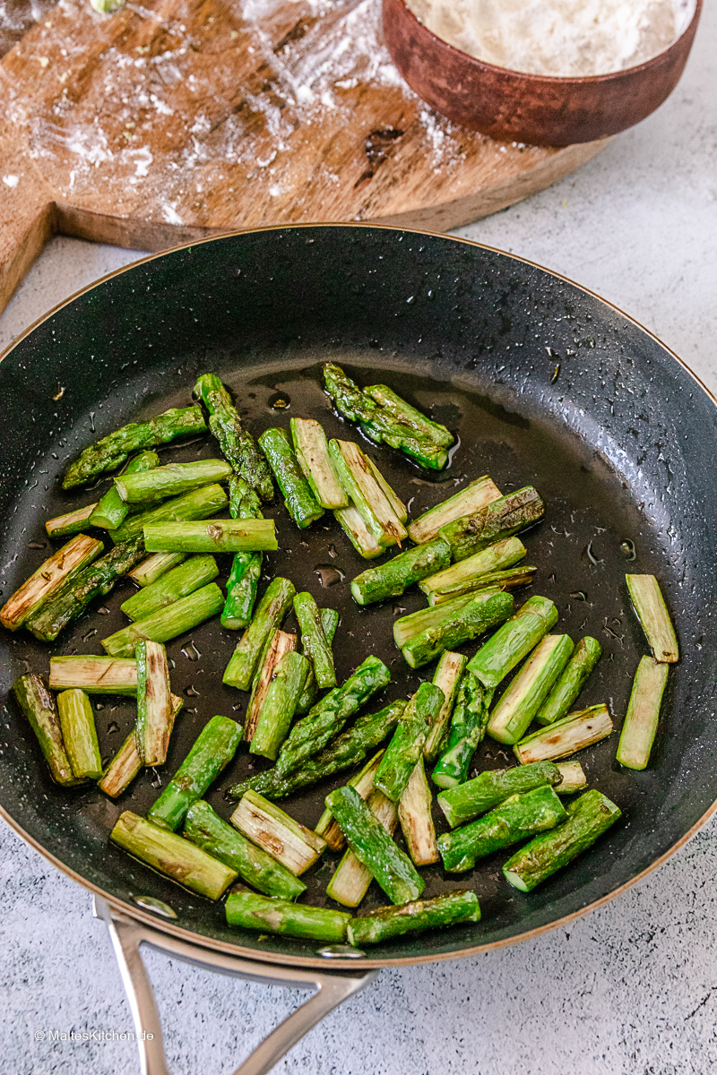 Grüner Spargel.