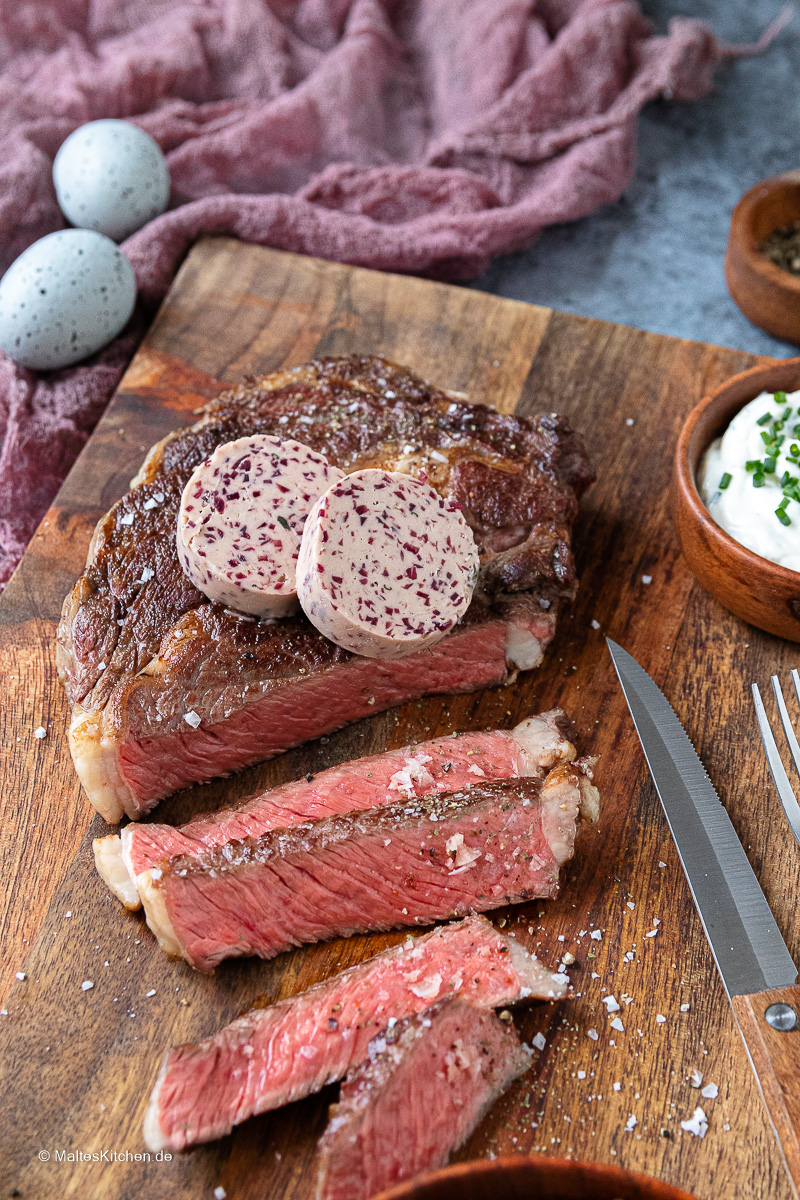 Saftiges Entrecote mit Rotwein-Sachalotten-Butter.