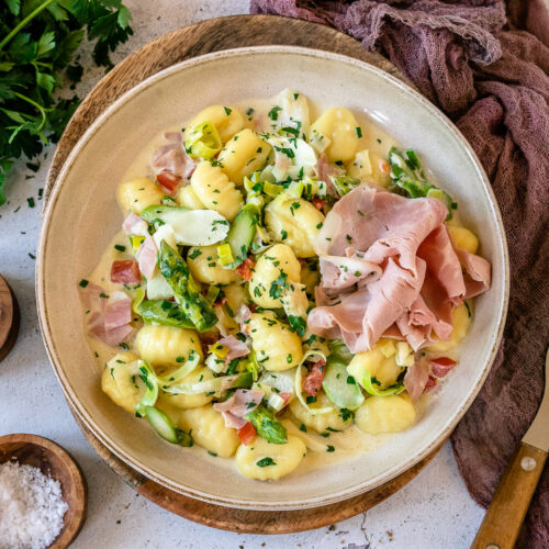 Rezept Gnocchi-Pfanne mit Spargel und Schinken